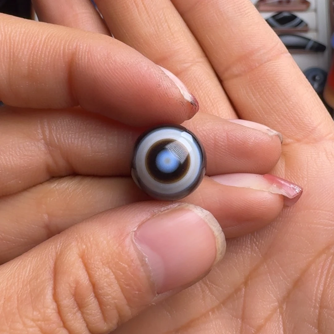 玛瑙/玉髓颈饰未镶嵌M****?