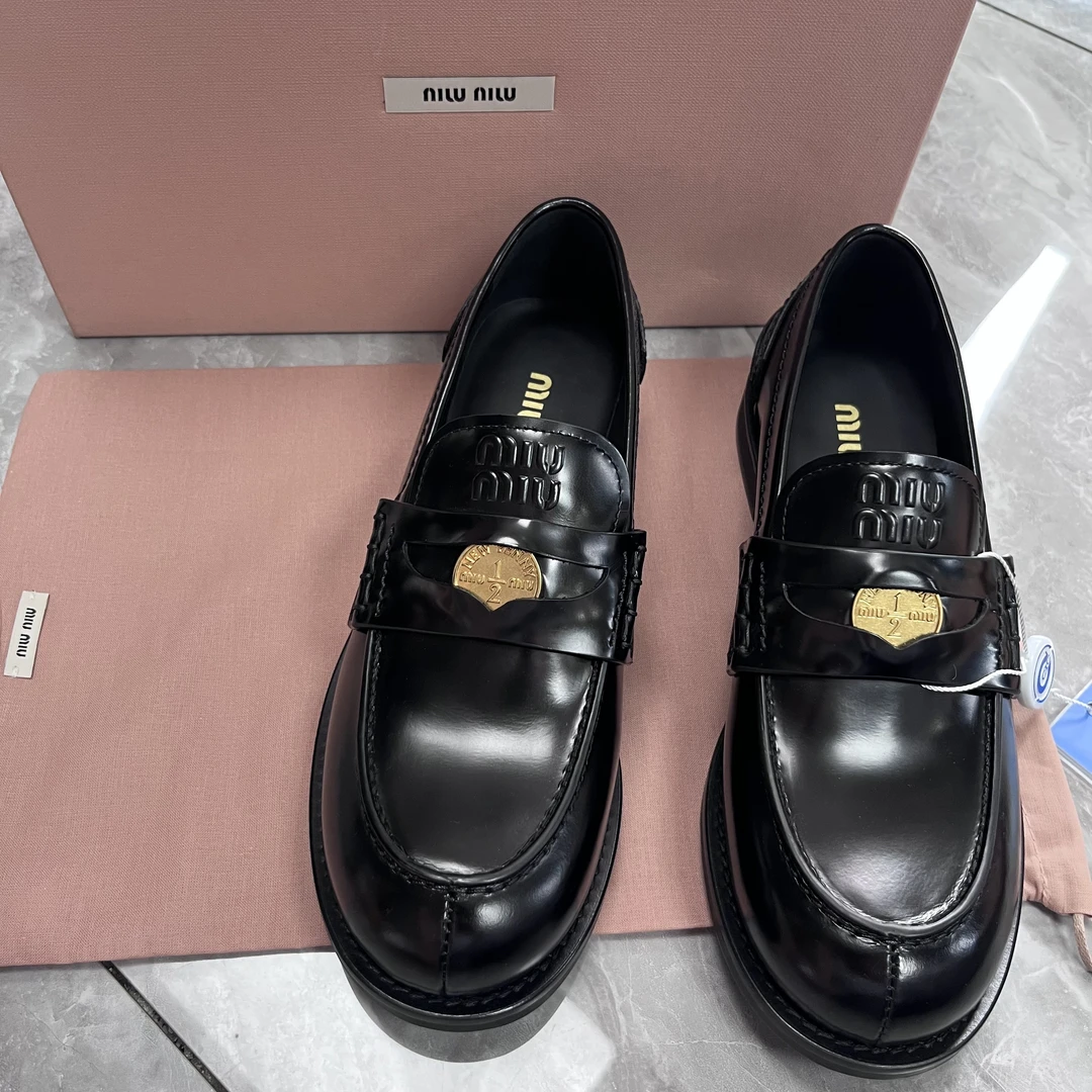 未使用 MIU MIU/缪缪 37码！miumiu penny 金币乐福鞋 黑色