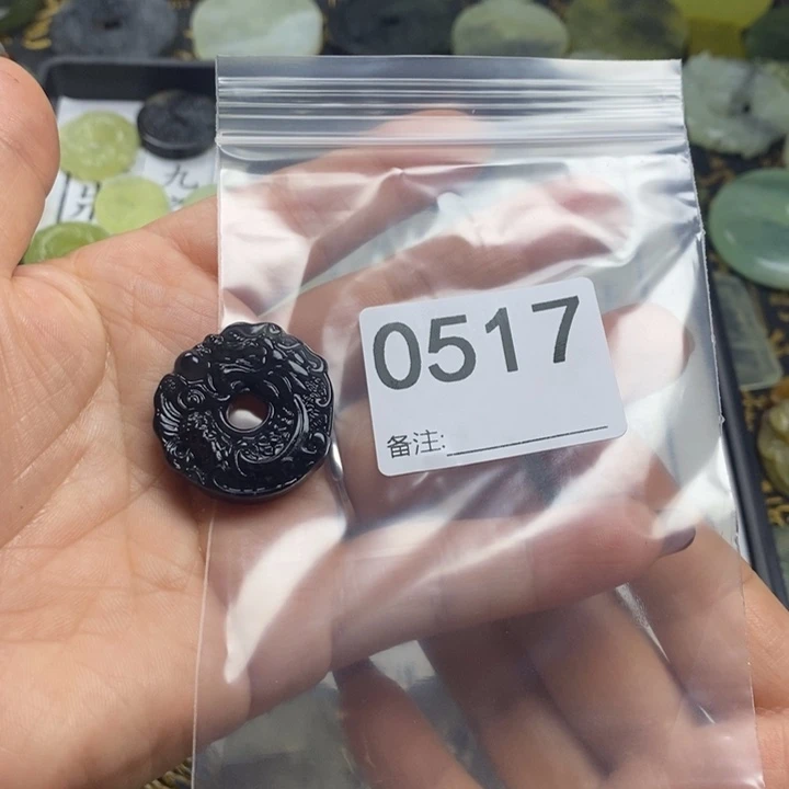 蛇纹石玉颈饰合金年*妈