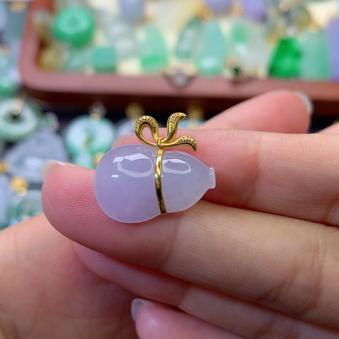 【闪购商品】吊坠(赠链)18K金镶嵌翡翠