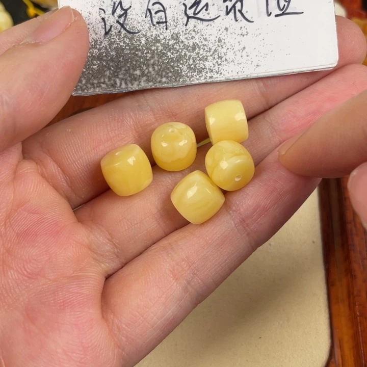 琥珀裸石未镶嵌天然34