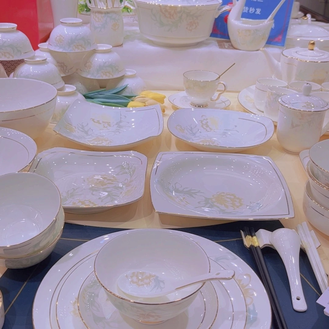 骨瓷描金清雅米饭碗单拍