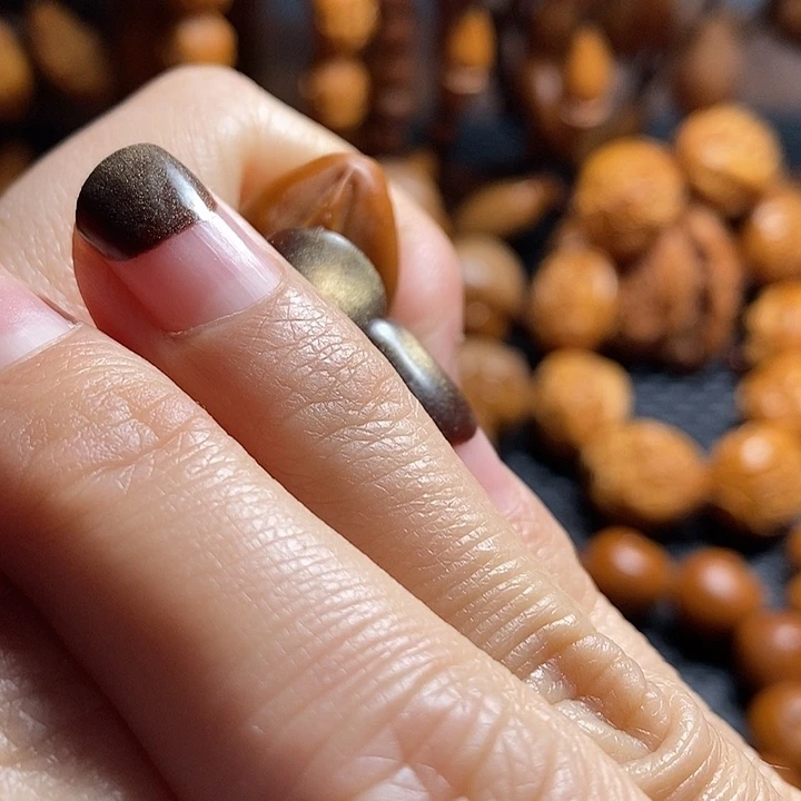 吊坠橄榄核人**马九阴一阳