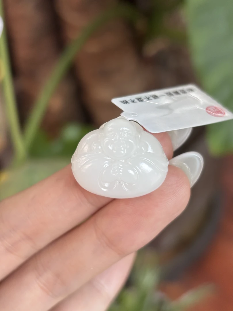 070127YX和田玉俄料羊脂白玉抱抱佛约19*22.5*11.6多样性发其一