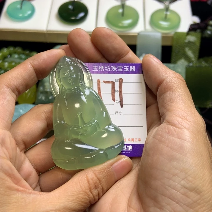 【闪购商品】蛇纹石玉未镶嵌颈饰！****！