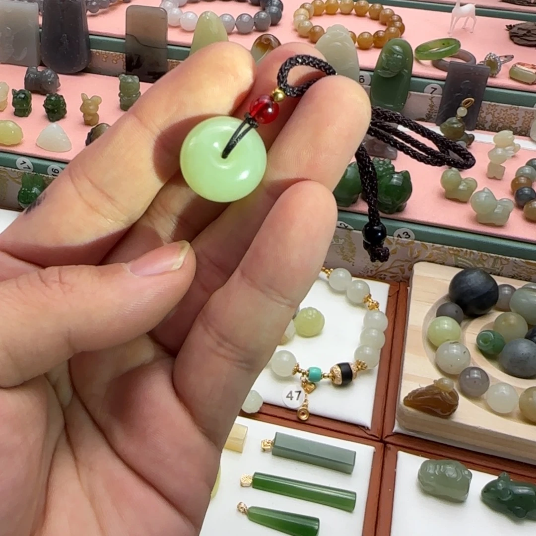 和田玉未镶嵌吊坠(不含链)