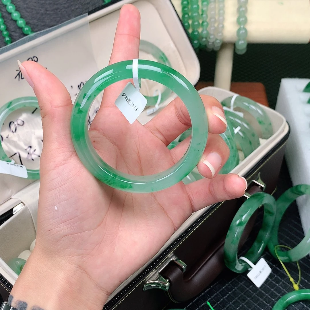 石英质玉未镶嵌手镯58.59