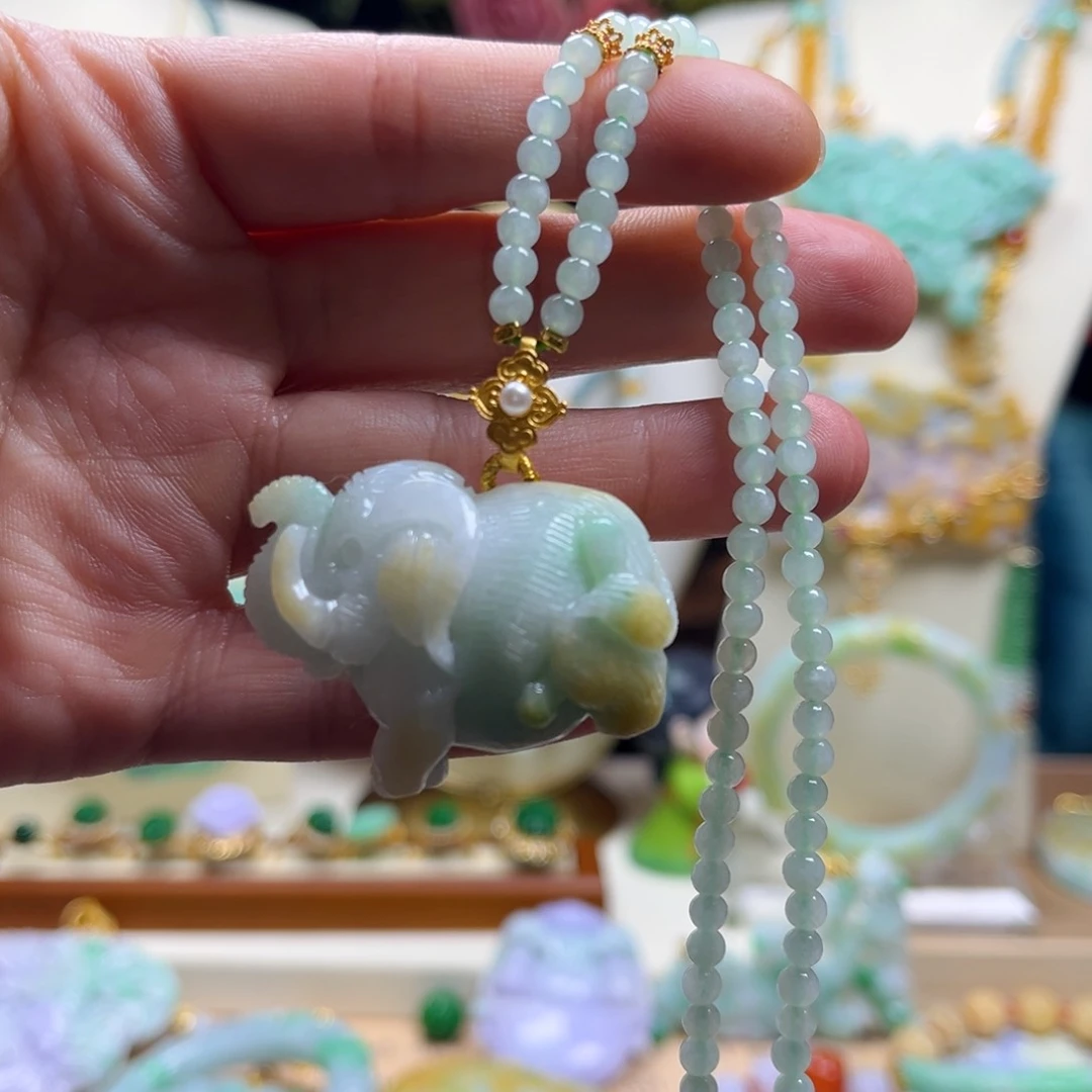 翡翠颈饰未镶嵌天然翡翠