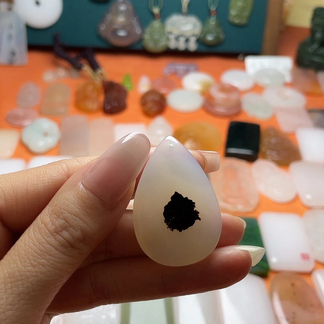 玛瑙/玉髓未镶嵌颈饰