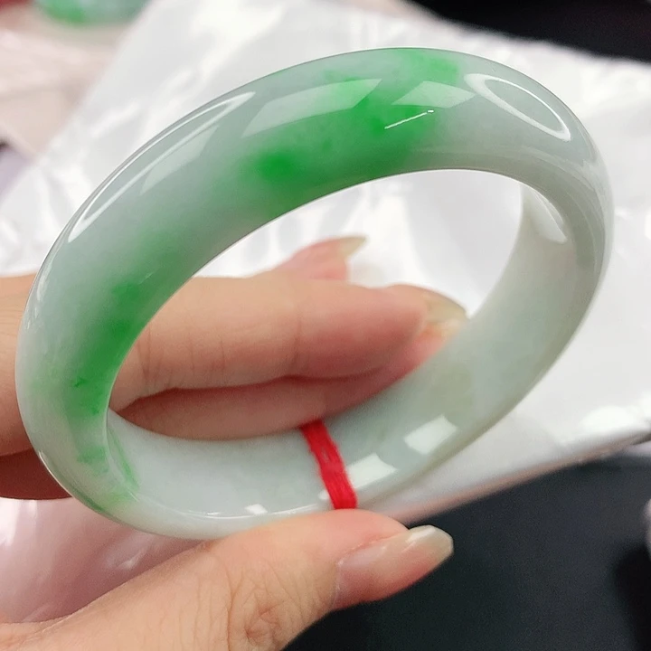 未镶嵌手镯翡翠，699