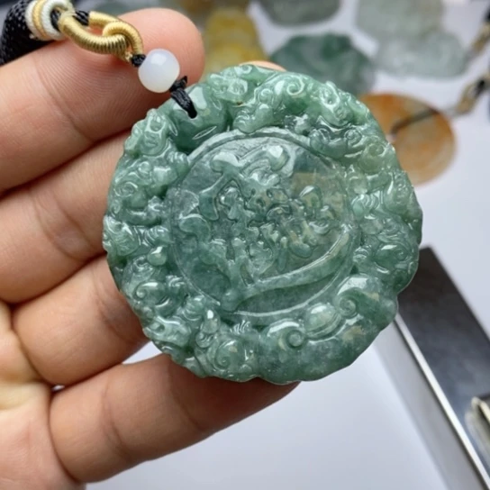 翡翠未镶嵌颈饰翡翠