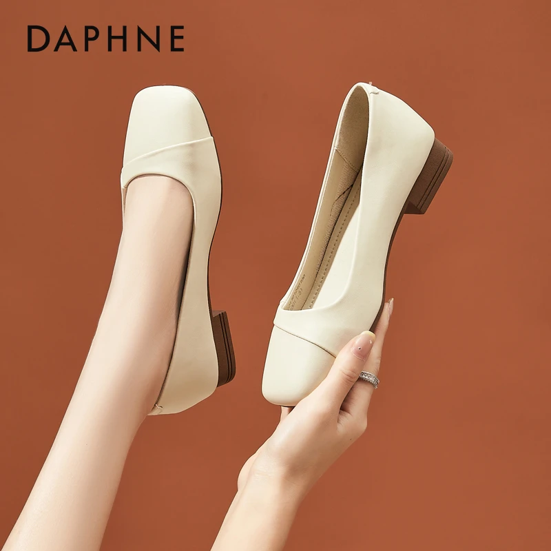 达芙妮浅口平底单鞋女2025夏季新款一脚蹬瓢鞋百搭舒适软底妈妈鞋