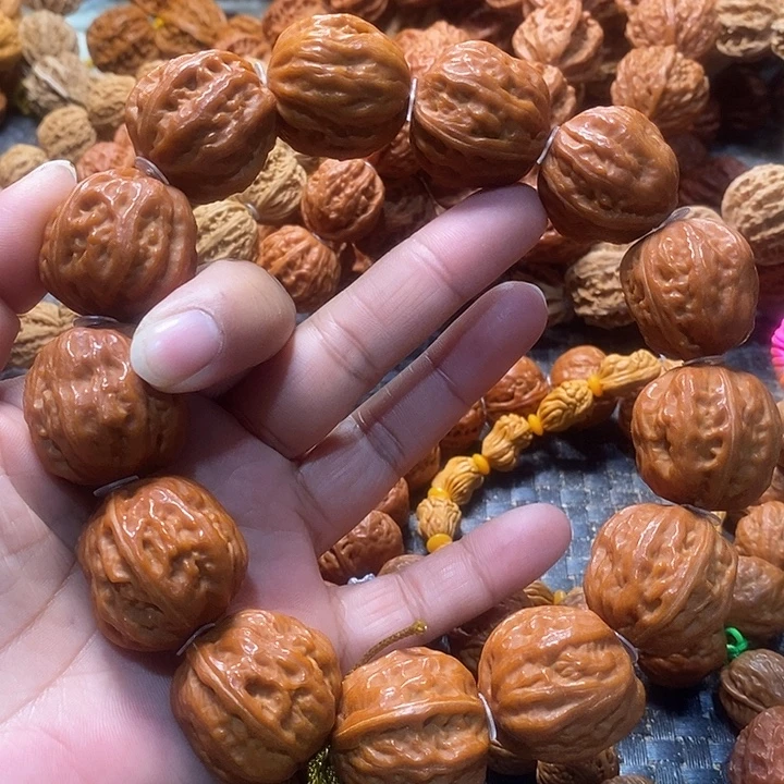 文玩核桃吊坠粗筋