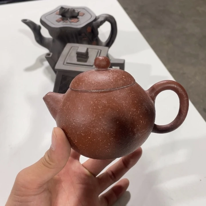 紫砂茶壶老厂紫砂壶一件。