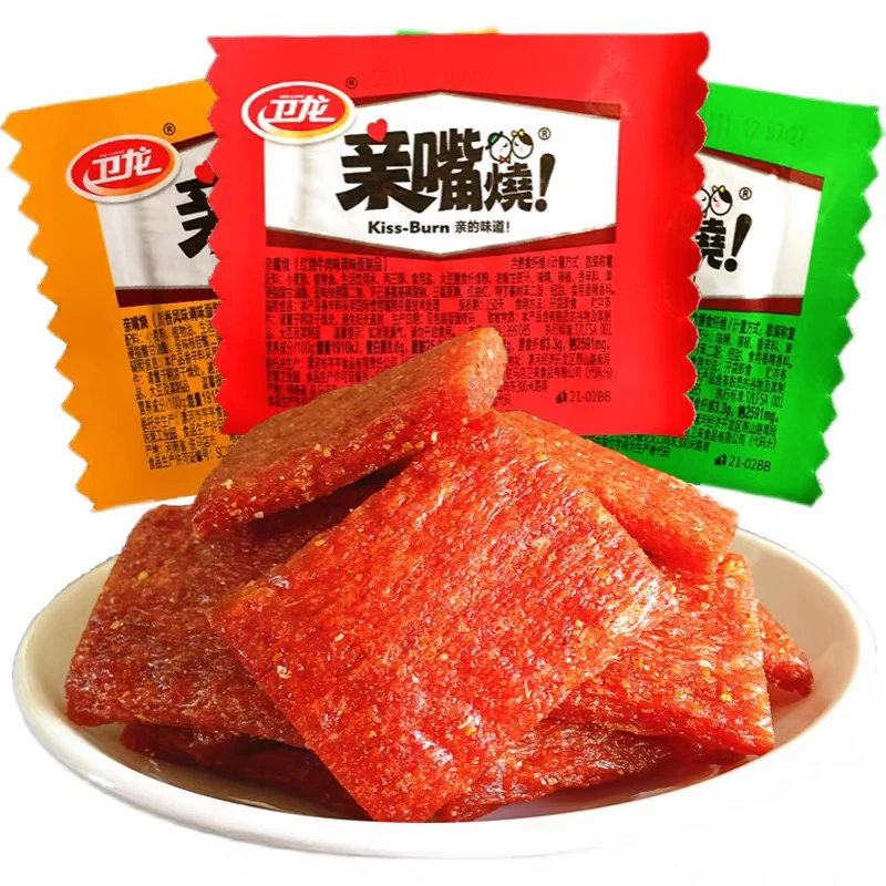 卫龙辣条亲嘴烧混合魔芋爽小面筋休闲零食散装辣片手撕网红大刀肉