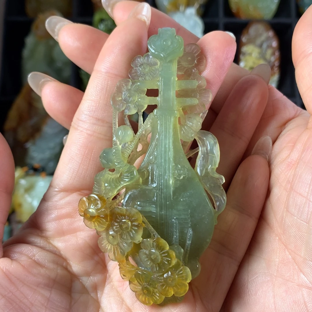 岫玉未镶嵌吊坠(赠链)