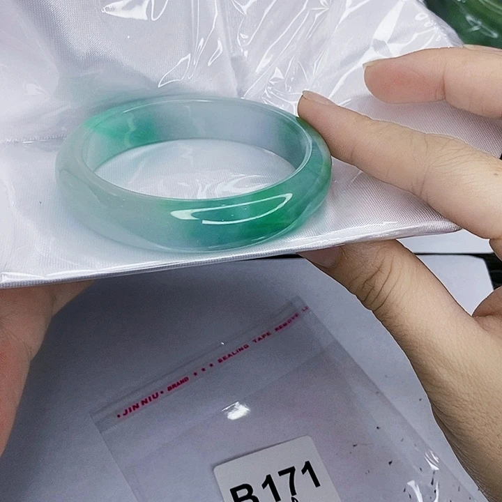 翡翠未镶嵌手镯一图一物实物为准