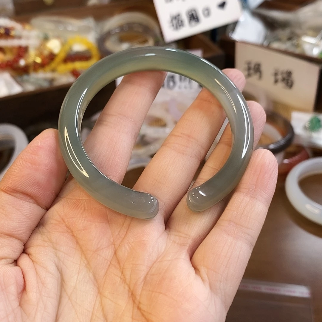 玛瑙/玉髓未镶嵌手镯A940。55.2圈