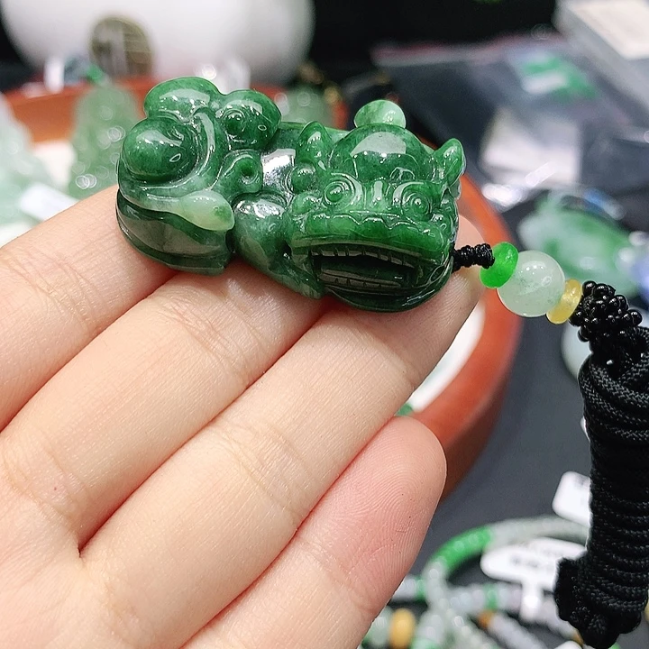 翡翠未镶嵌颈饰缅甸天然翡翠