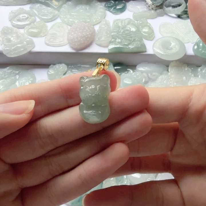 翡翠未镶嵌颈饰翡翠