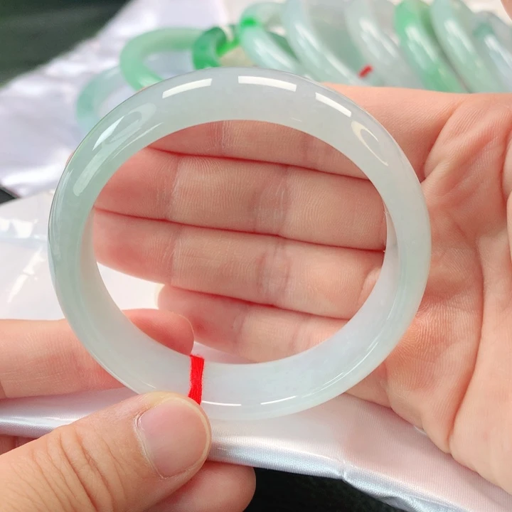 翡翠手镯未镶嵌缅甸A货翡翠手镯