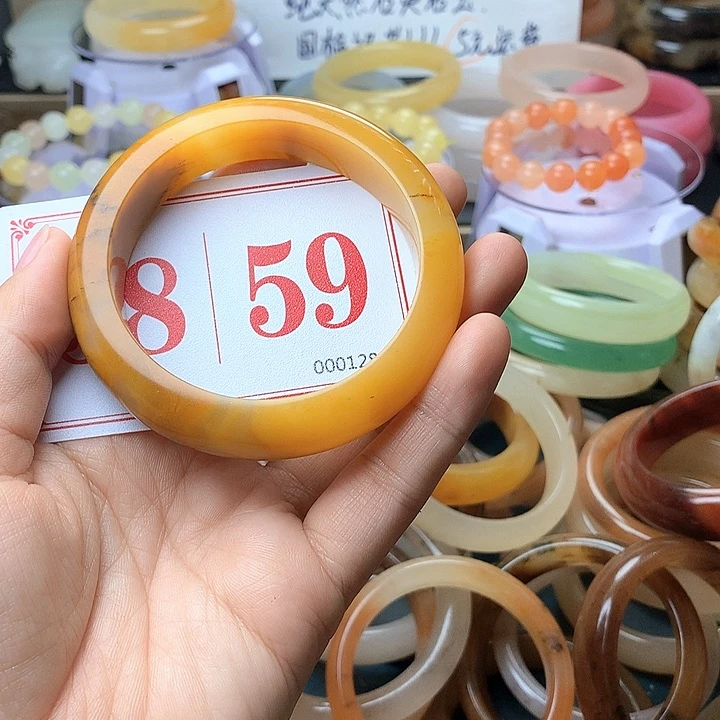 石英质玉（黄龙玉）未镶嵌手镯