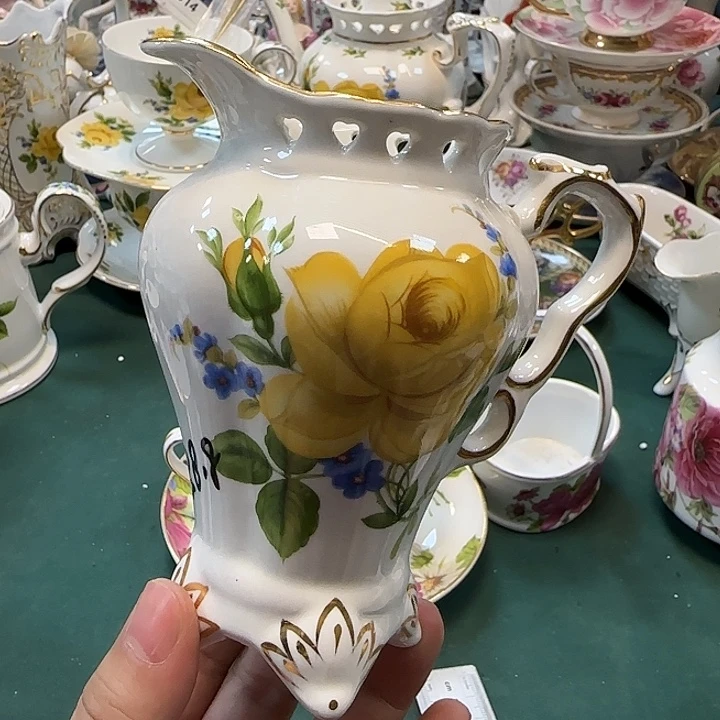 鹿与海陶瓷有限公司