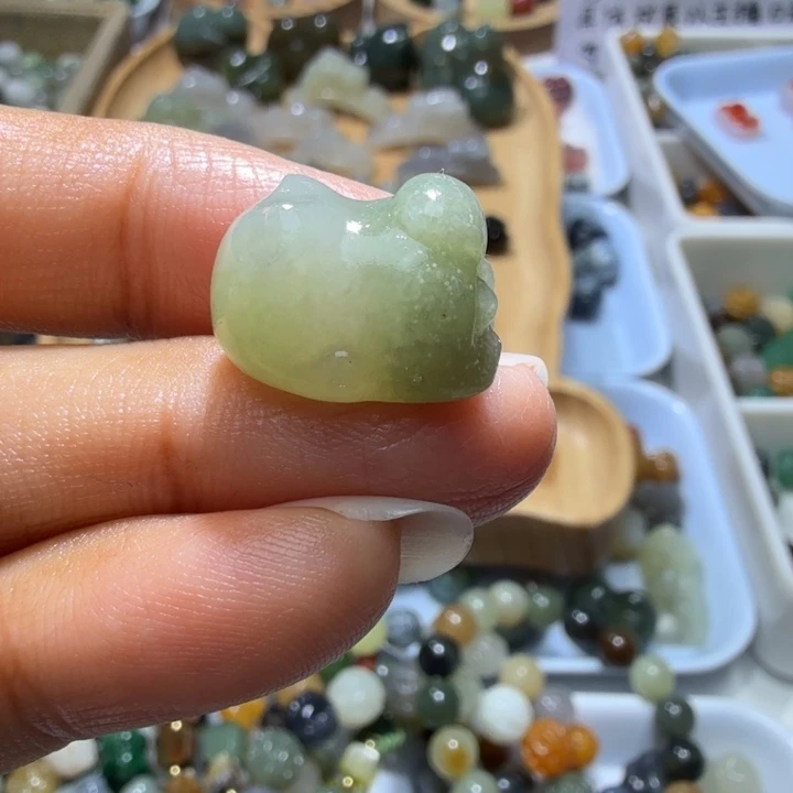 和田玉未镶嵌珠宝奇石