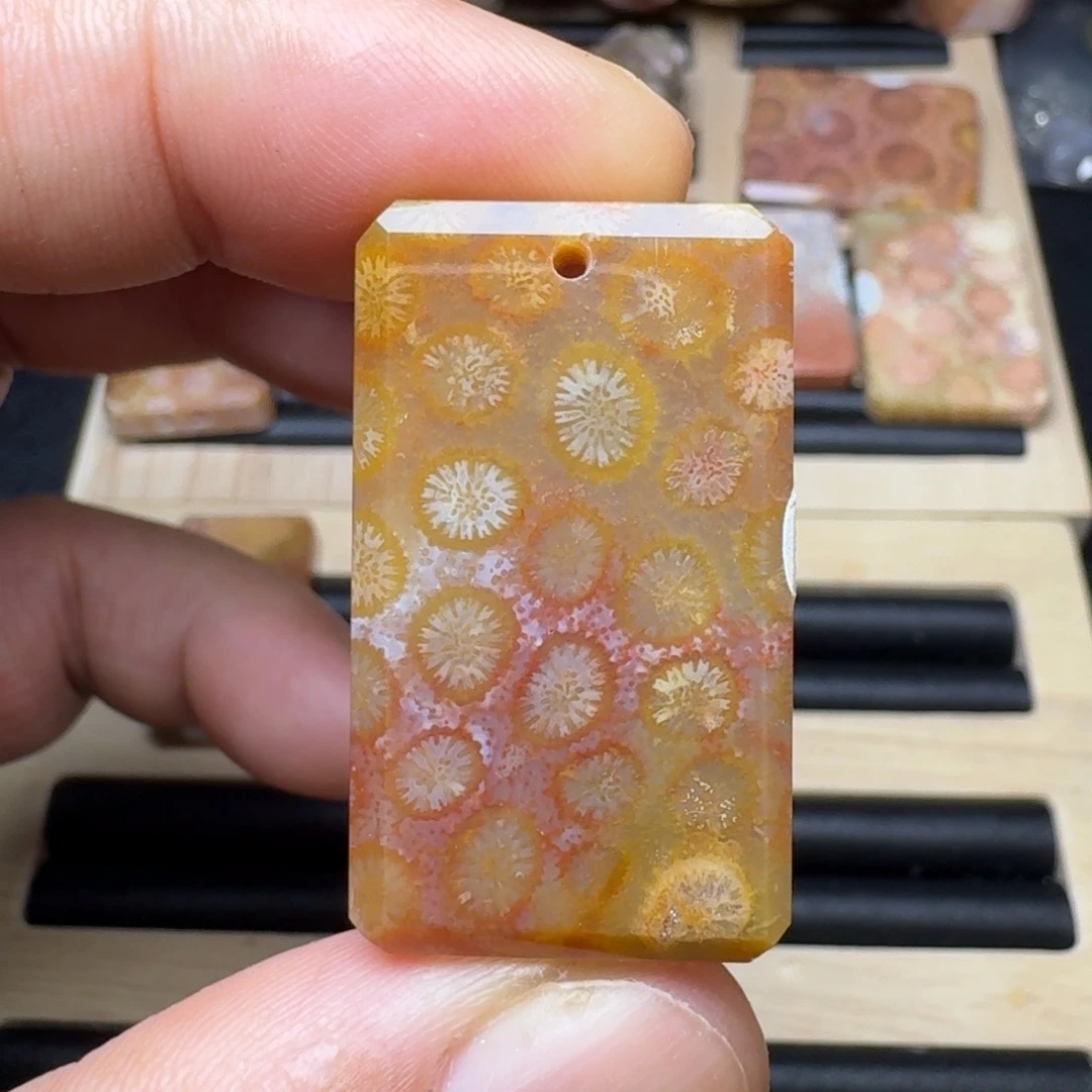 硅化玉未镶嵌纯天然色有机玉石保真色