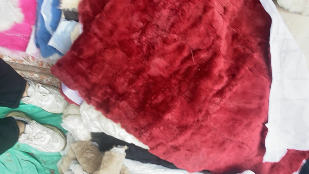 真毛兔毛毯子，难免有浮毛，小洞，小秃，介意别拍（选编码下单）0-2