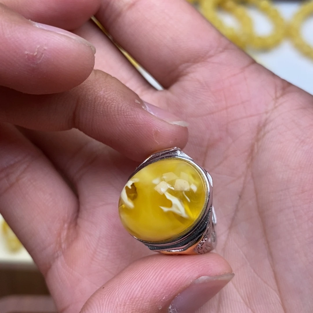 琥珀未镶嵌珠宝奇石