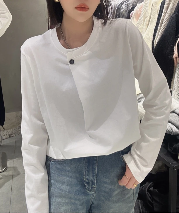 晶小妹设计款百搭T。