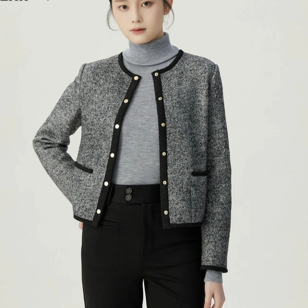 GIRDEAR/哥弟哥弟秋冬新款百搭简约温柔短款小香风外套1400512