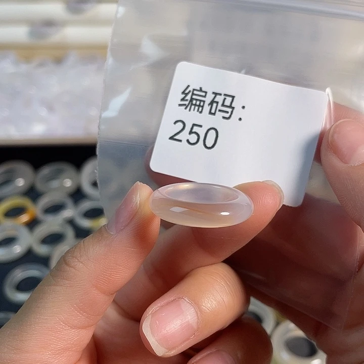 玛瑙/玉髓未镶嵌戒指250港11.5