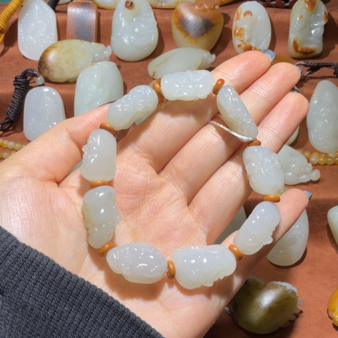 厚***物和田玉未镶嵌手链