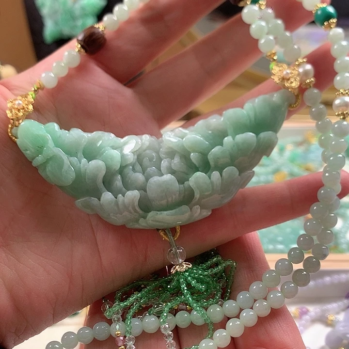 翡翠未镶嵌颈饰吊坠