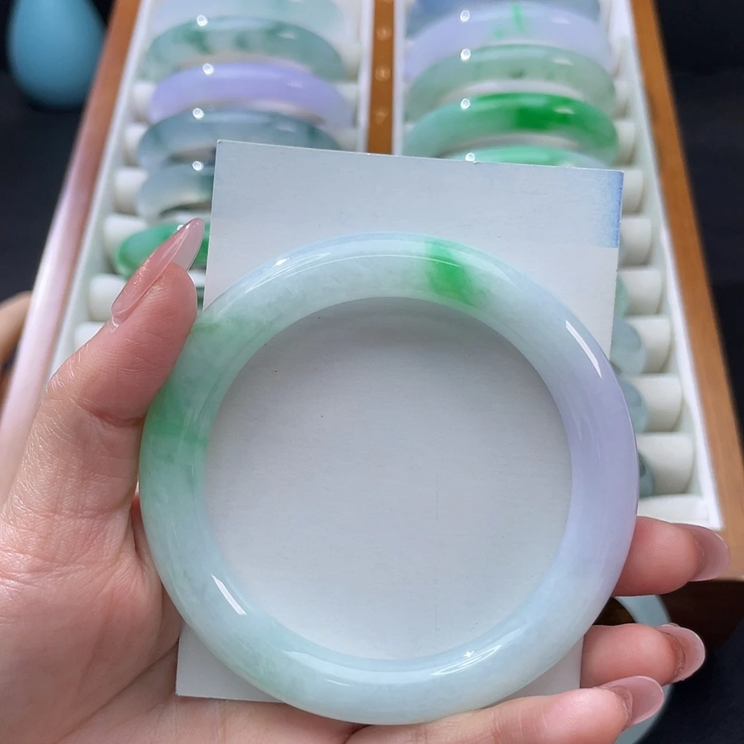 翡翠未镶嵌手镯57白底青