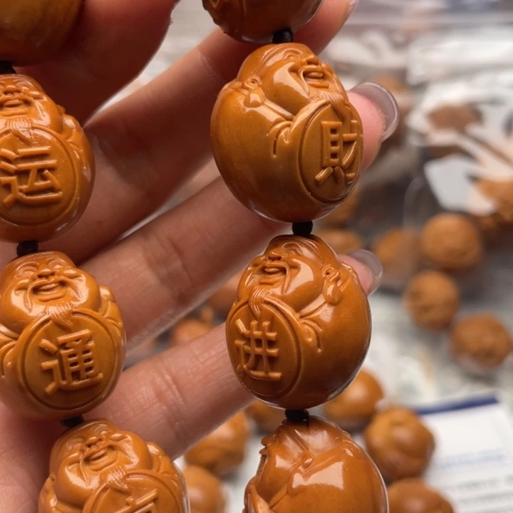 橄榄核手串雕刻工艺