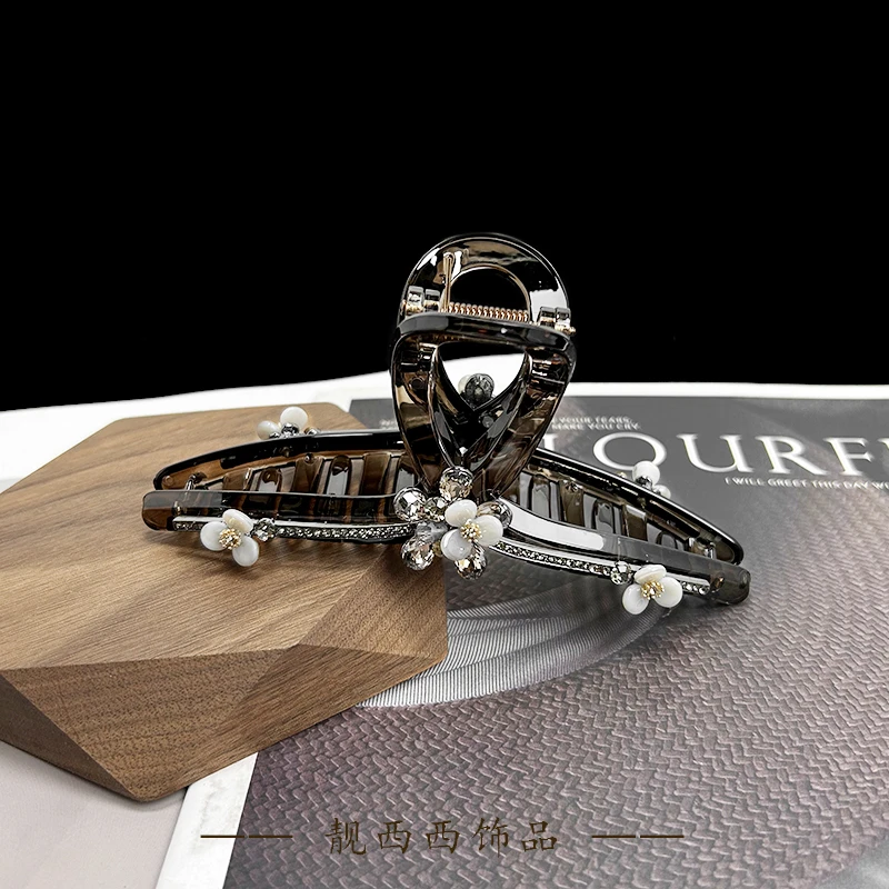 【LXX靓西西】191 抓夹13厘米精致三瓣花时尚休闲风全盘抓夹