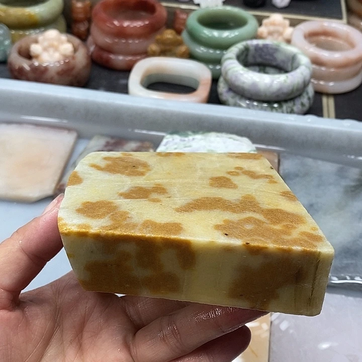 石英岩玉手镯未镶嵌私人定制无裂有色根色线色点矿物质不退换