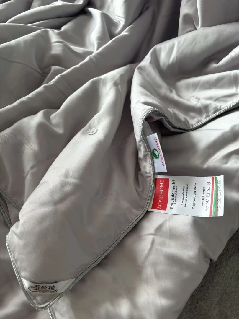 精致保暖蚕丝冬被