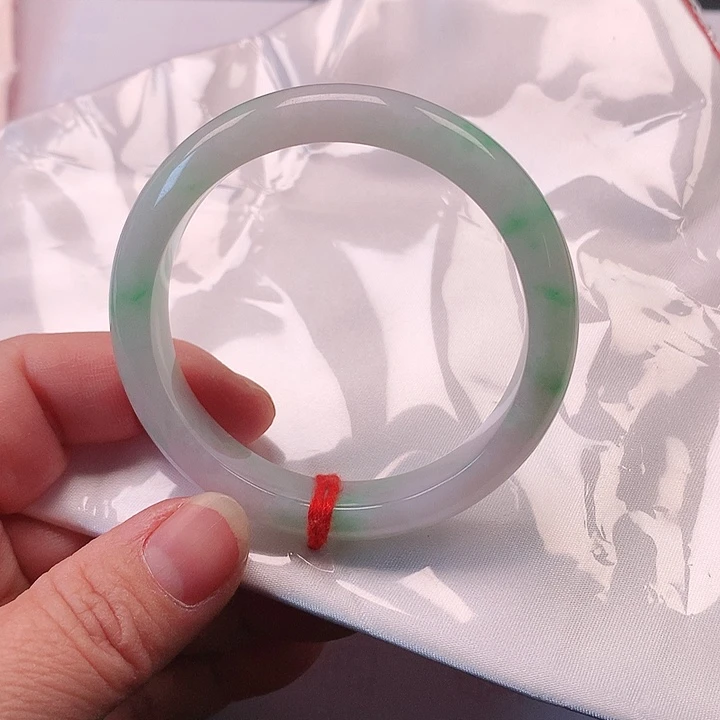 翡翠手镯未镶嵌翡翠129