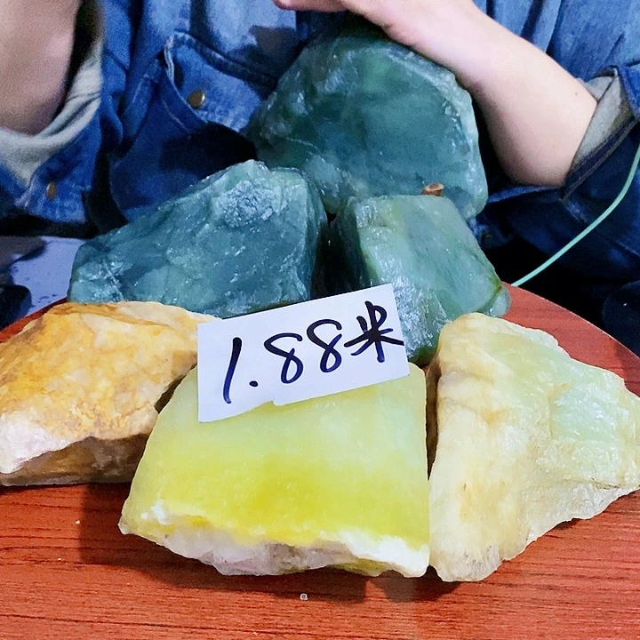蛇纹石玉原石未镶嵌