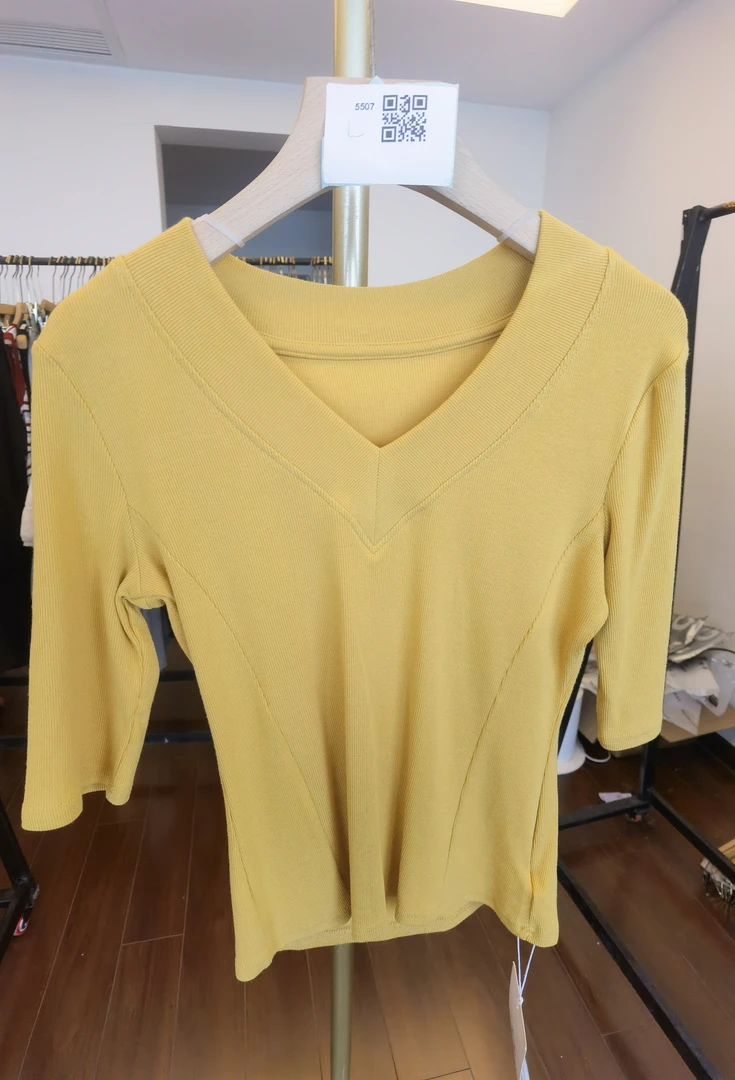 5507-品牌撤柜女装T恤清仓-冯丽丽好物