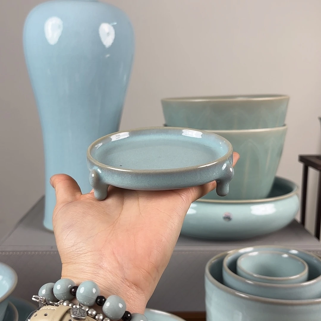 其他天青釉小号三足洗微瑕