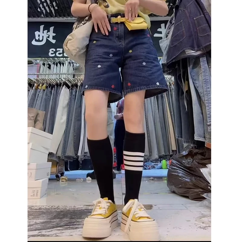大码女装2025夏季薄款胖mm高腰显瘦刺绣牛仔短裤a字阔腿五分中裤