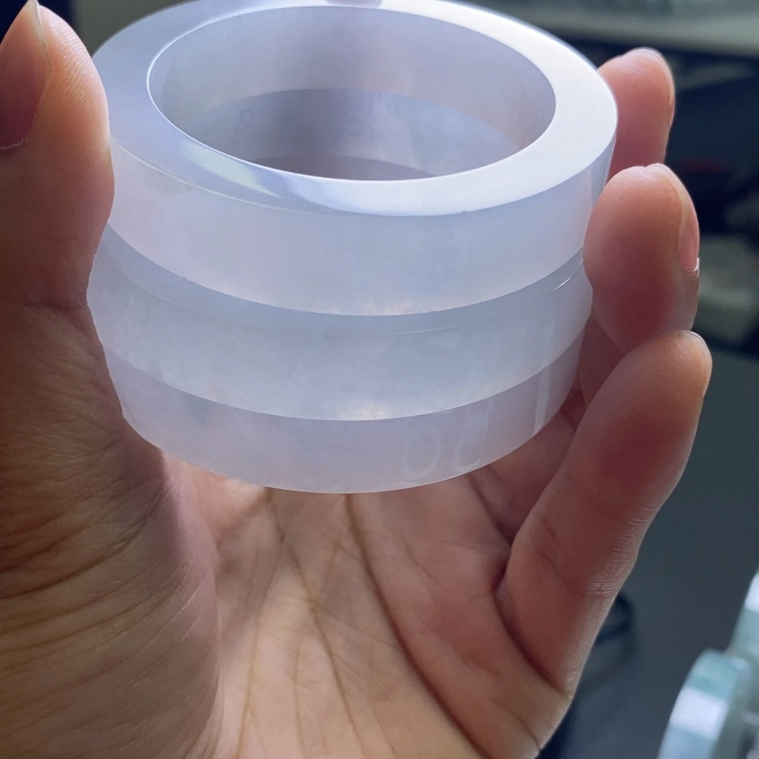 ****薇定制翡翠未镶嵌手镯发一个