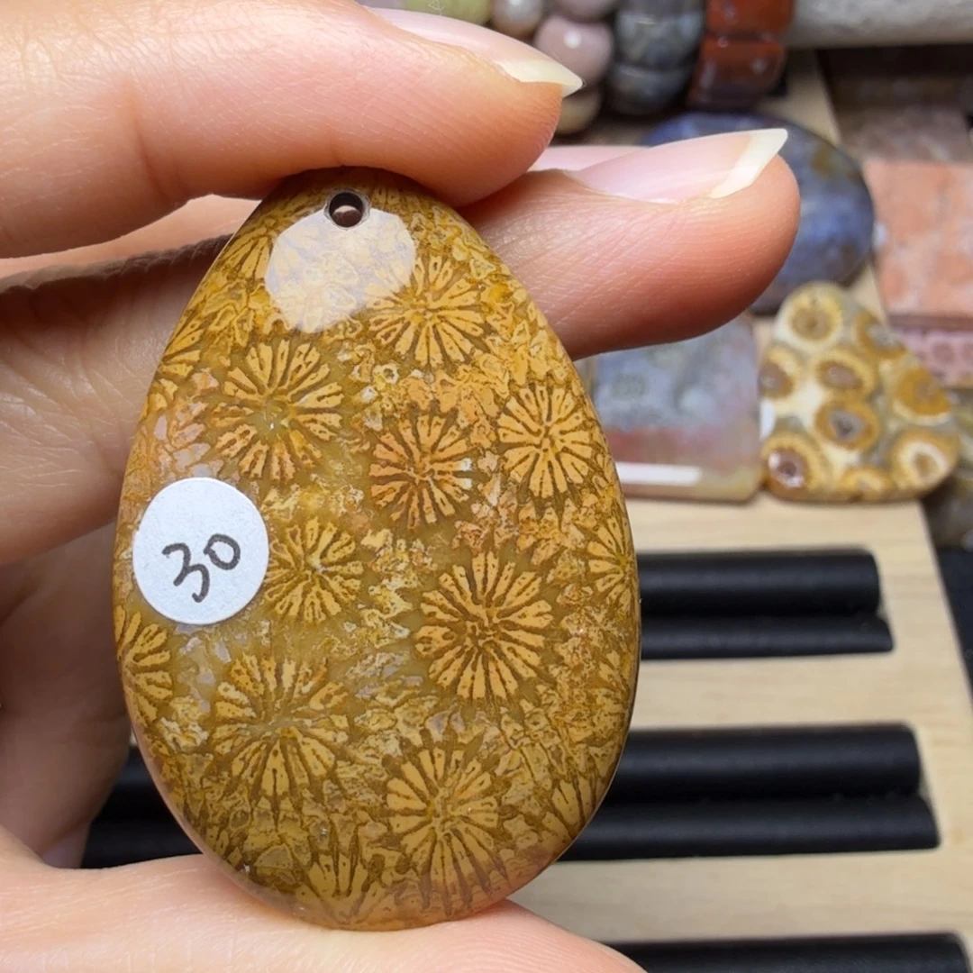 硅化玉未镶嵌金黄满花