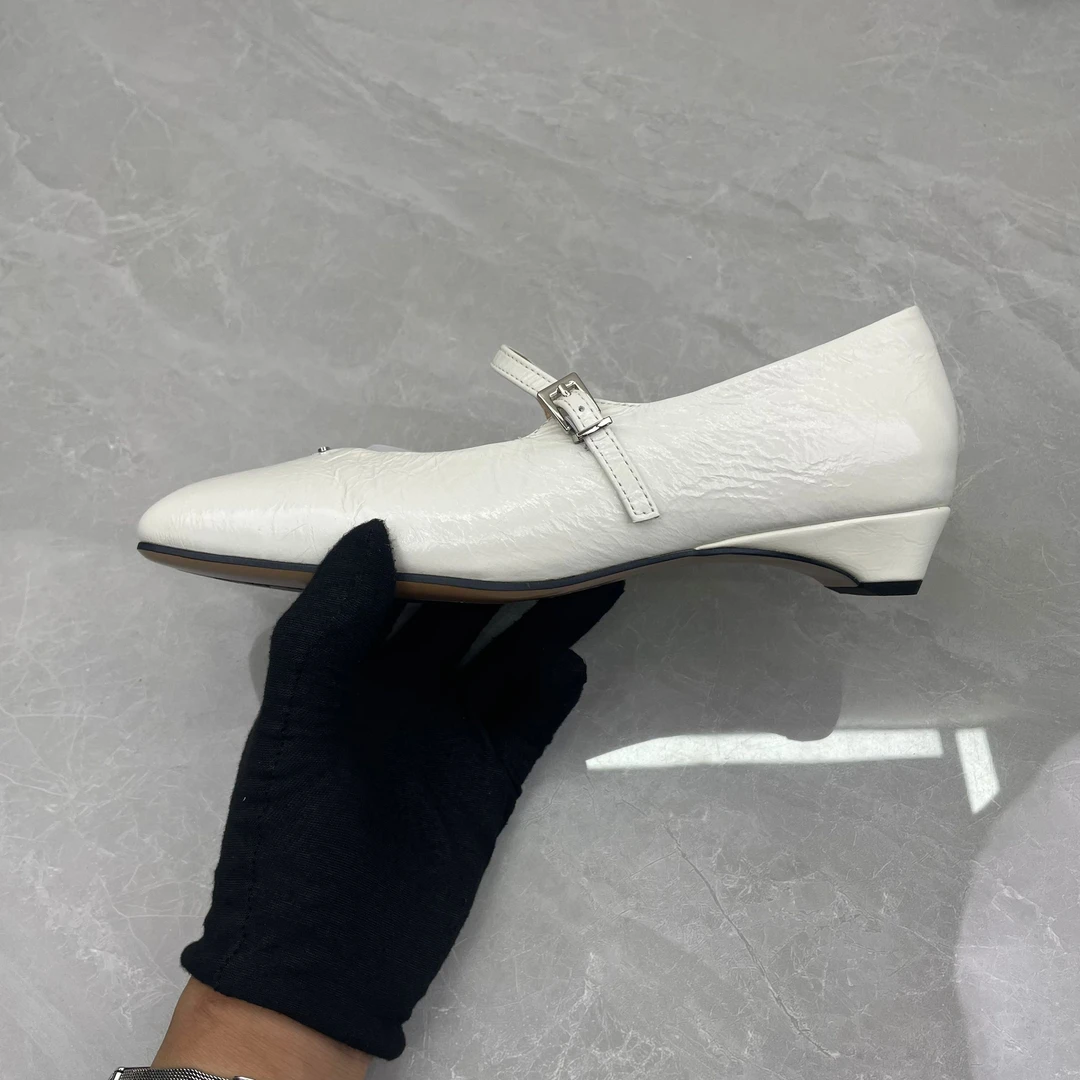 单鞋女（牛皮）c-1876(孤品)f区38码