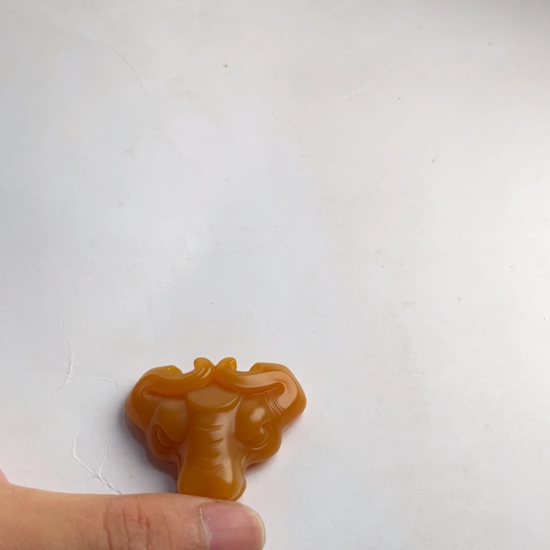 匠***杰石英质玉未镶嵌颈饰